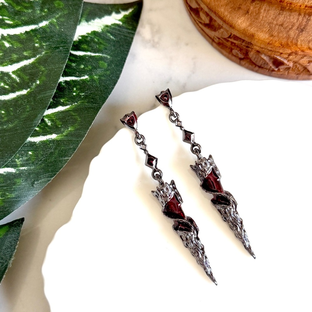 2/$30🌵 Blood Red Crystal Spike Earrings Goth Dark Silver Red Stone Jewelry NEW